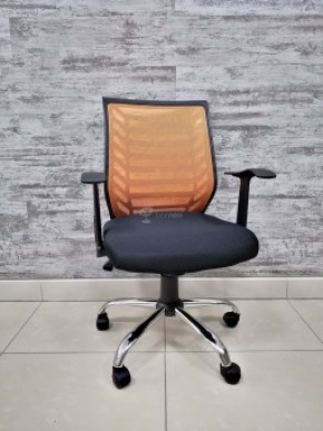 Кресло Barneo K-138 для персонала (черная ткань оранжевая сетка) в Покачах - pokachi.ok-mebel.com | фото
